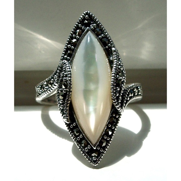 925 STERLING SILVER Marquise Mother Of Pearl & Marcasite Ring - Picture 2 of 15